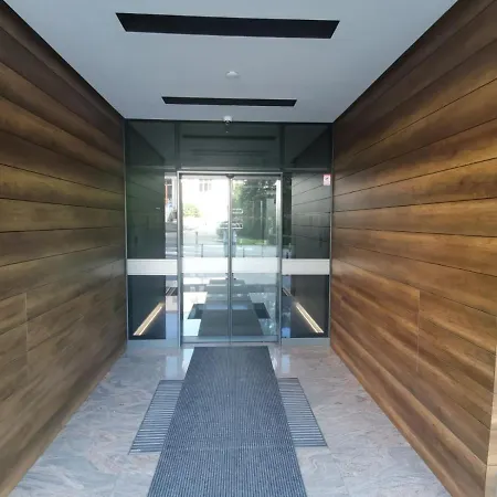 Hill Dreams Lux Apartment